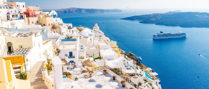 Fira capital of Santorini island and the view of volcanic caldera, Santorini, Greece.